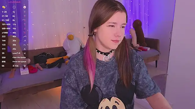 Snapshot of Mira_Falls chatting on March 21, 2026, 5:52 am Mira Falls online show from March 21, 2026, 5:52 am