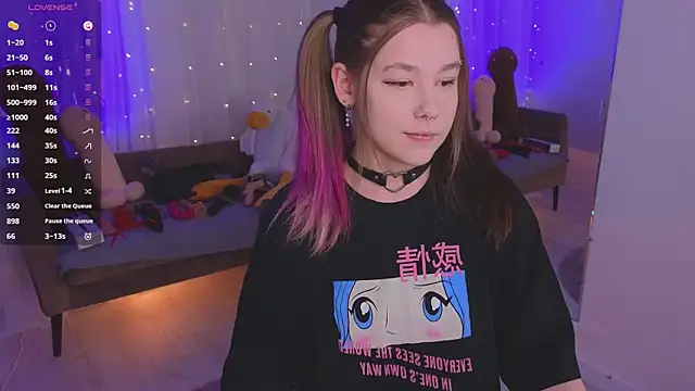 Snapshot of Mira_Falls chatting on April 9, 2026, 6:19 am Mira Falls online show from April 9, 2026, 6:19 am