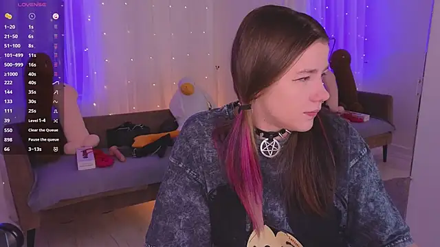 Snapshot of Mira_Falls chatting on March 21, 2026, 8:19 am Mira Falls online show from March 21, 2026, 8:19 am