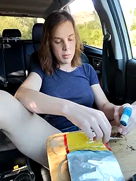 TsSnailGirl69 online show from October 3, 2025, 11:06 pm