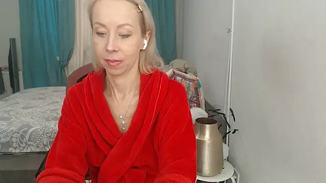 LuxuryNika online show from November 12, 2025, 9:24 am