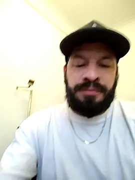 Snapshot of juanci_to chatting on October 18, 2025, 11:23 am juanci to online show from October 18, 2025, 11:23 am