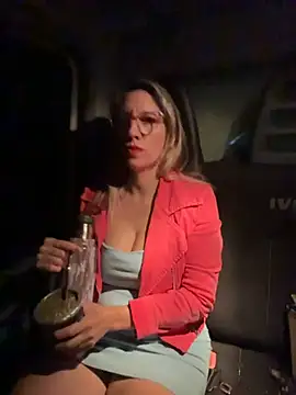 Gatitacarlita online show from November 25, 2025, 7:52 am