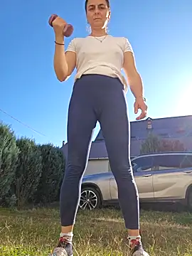 IsabelleCraft online show from October 31, 2025, 12:46 pm