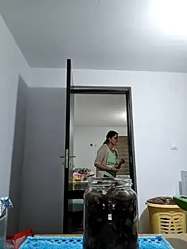 IsabelleCraft online show from September 11, 2025, 6:52 pm