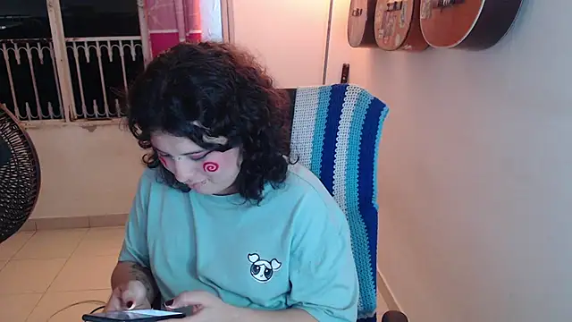 Snapshot of Smoke_trip_Alicia chatting on October 11, 2025, 4:13 am Smoke trip Alicia online show from October 11, 2025, 4:13 am