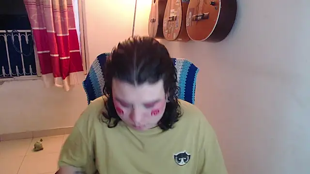 Snapshot of Smoke_trip_Alicia chatting on October 18, 2025, 3:52 am Smoke trip Alicia online show from October 18, 2025, 3:52 am