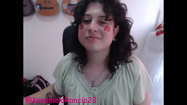 Snapshot of Smoke_trip_Alicia chatting on February 13, 2025, 4:17 pm Smoke trip Alicia online show from February 13, 2025, 4:17 pm