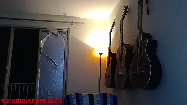 Snapshot of Smoke_trip_Alicia chatting on September 16, 2025, 4:24 am Smoke trip Alicia online show from September 16, 2025, 4:24 am