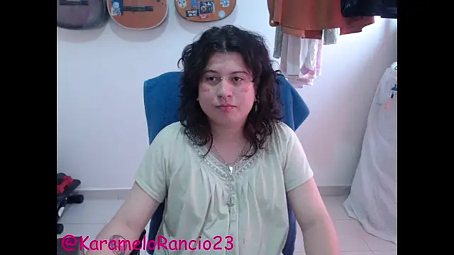 Snapshot of Smoke_trip_Alicia chatting on March 9, 2025, 12:42 pm Smoke trip Alicia online show from March 9, 2025, 12:42 pm