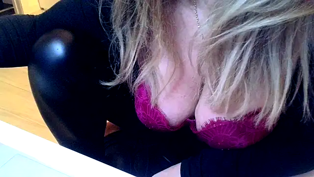 Snapshot of leadileo chatting on January 31, 2026, 7:12 pm leadileo online show from January 31, 2026, 7:12 pm