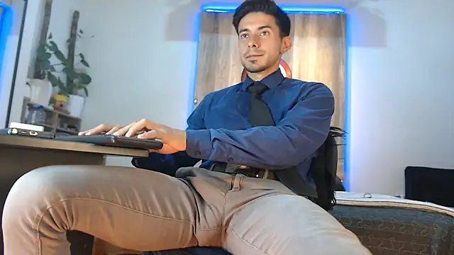 Andrew 4  online show from February 12, 2026, 2:44 am