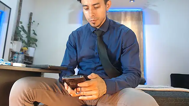 Andrew 4  online show from February 17, 2026, 1:47 am