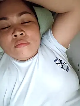 XXLorie 02 online show from November 14, 2025, 11:14 am