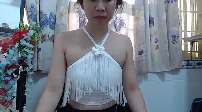 Snapshot of AsianPussie4u chatting on February 26, 2025, 3:57 am AsianPussie4u online show from February 26, 2025, 3:57 am