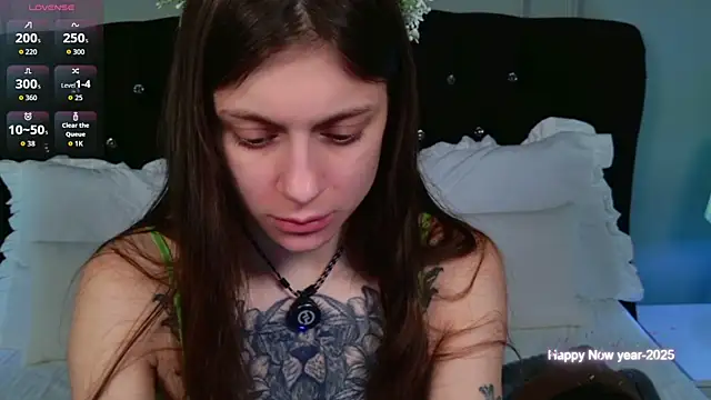 Eille Elfie online show from December 4, 2025, 5:06 am