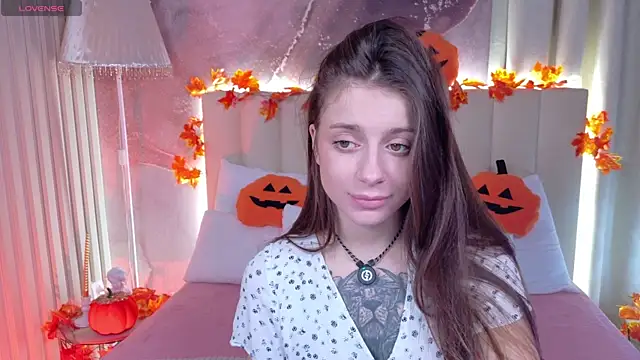 Eille Elfie online show from October 20, 2025, 5:20 am