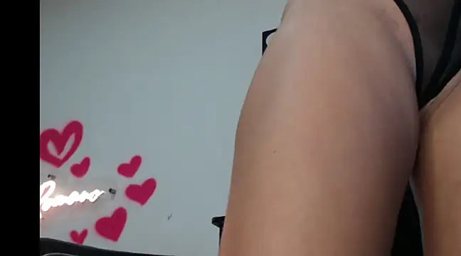 Snapshot of vittoriaromano chatting on March 17, 2025, 12:32 am vittoriaromano online show from March 17, 2025, 12:32 am