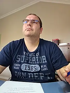 Andrew1900529 online show from December 17, 2024, 11:39 am