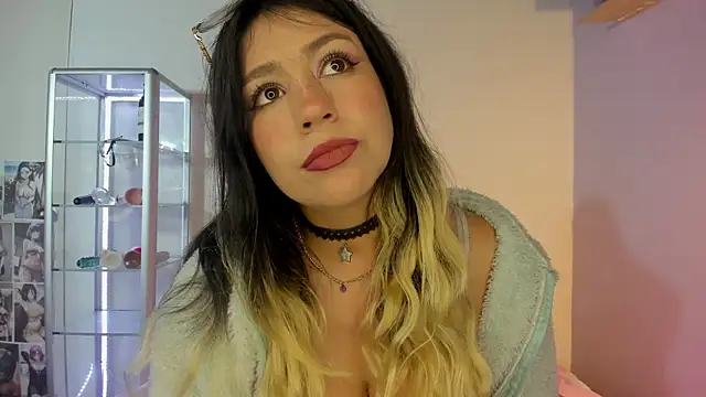 Snapshot of BA_BYY chatting on November 11, 2025, 8:36 pm BA BYY online show from November 11, 2025, 8:36 pm