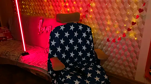 GoldieHoshie online show from February 2, 2025, 8:19 pm