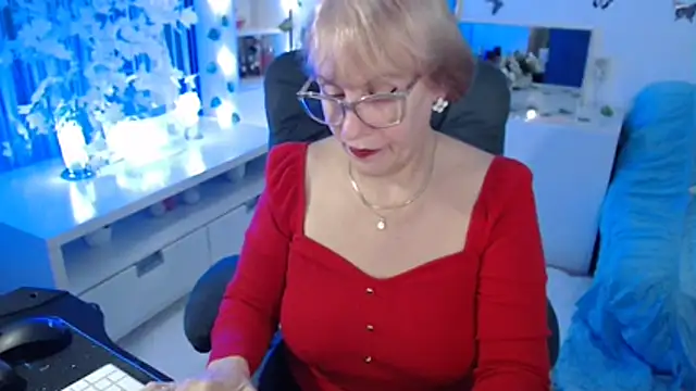 Ghertrude52 online show from November 28, 2025, 4:12 am