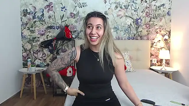 RoseDiamond06 online show from May 31, 2026, 3:29 pm
