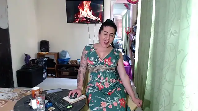 Sashaferrari2000 online show from April 2, 2026, 5:30 pm