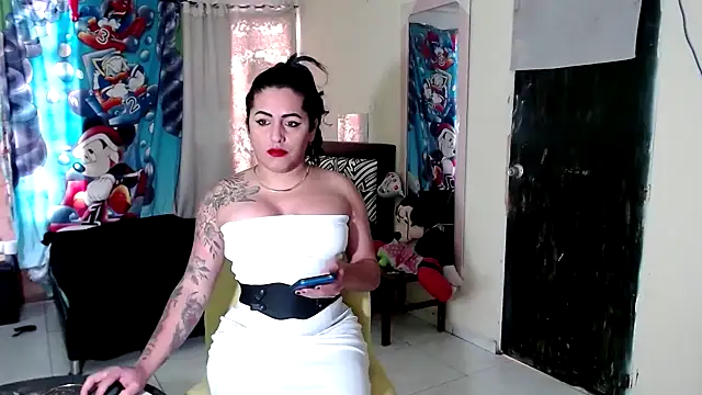 Sashaferrari2000 online show from October 29, 2025, 12:37 pm