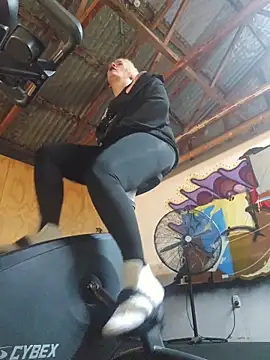 PinkTheHawk online show from October 30, 2025, 3:38 am