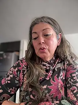 Snapshot of emma_tour chatting on February 3, 2026, 5:40 pm emma tour online show from February 3, 2026, 5:40 pm