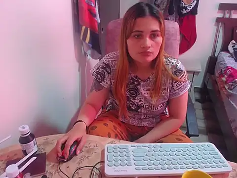 Mia davis01 online show from January 13, 2026, 4:33 pm