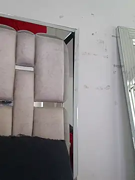 chelaqueen  online show from November 27, 2025, 7:03 pm