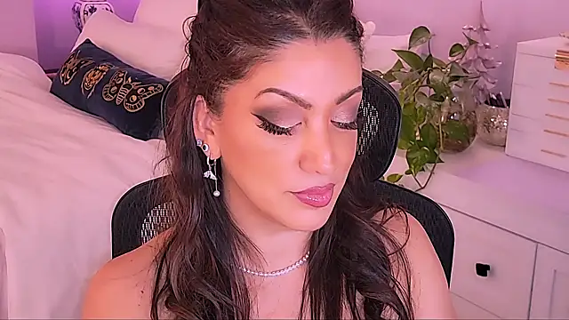 Wonderful Woman online show from March 19, 2026, 4:01 am