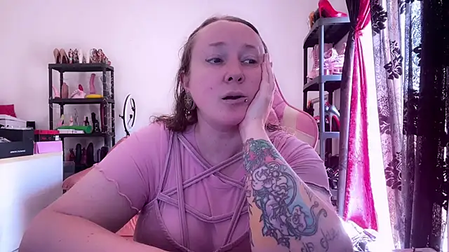 kisicaxx online show from May 26, 2026, 8:56 am