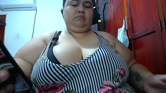 hotlesby4uxxx online show from April 23, 2026, 1:57 pm