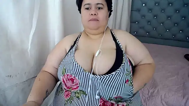 hotlesby4uxxx online show from December 17, 2024, 4:43 pm