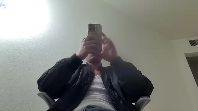 Snapshot of SebastianReiss chatting on March 25, 2026, 6:46 am SebastianReiss online show from March 25, 2026, 6:46 am
