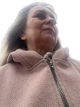 Irina2909xh online show from March 19, 2026, 1:44 pm