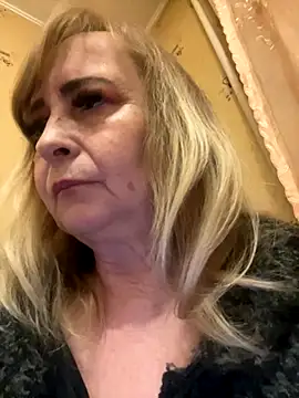 Irina2909xh online show from November 4, 2025, 11:08 pm