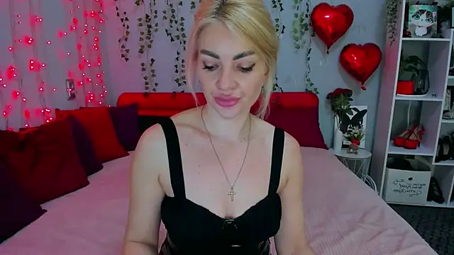 LunaBellucci online show from April 11, 2026, 7:05 am