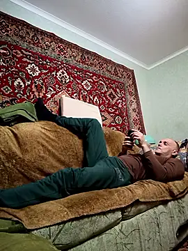 Snapshot of Sam_Colt chatting on December 16, 2025, 5:28 pm Sam Colt online show from December 16, 2025, 5:28 pm