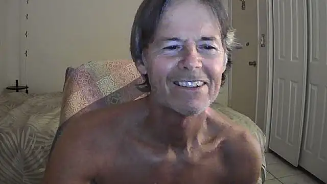 Snapshot of nakeedcowboi65 chatting on April 6, 2026, 9:32 am nakeedcowboi65 online show from April 6, 2026, 9:32 am