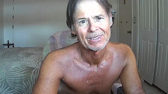 Snapshot of nakeedcowboi65 chatting on April 10, 2026, 10:28 pm nakeedcowboi65 online show from April 10, 2026, 10:28 pm