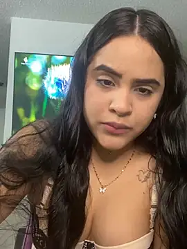 Snapshot of Maria_ruiz chatting on January 7, 2025, 6:05 am Maria ruiz online show from January 7, 2025, 6:05 am