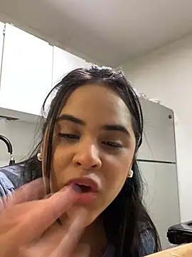 Snapshot of Maria_ruiz chatting on January 1, 2025, 1:47 am Maria ruiz online show from January 1, 2025, 1:47 am