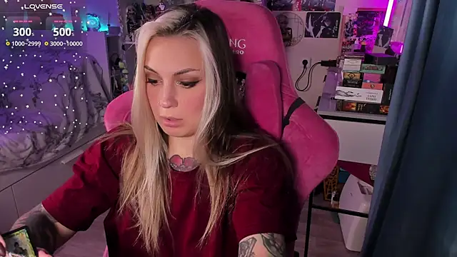 ChloeKohaku online show from November 22, 2025, 8:57 am