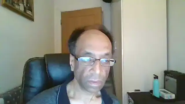 Snapshot of rauncher1 chatting on February 22, 2026, 9:33 am rauncher1 online show from February 22, 2026, 9:33 am