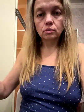 Susanel online show from November 14, 2025, 10:13 pm