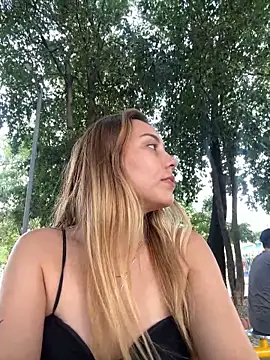 Snapshot of Brittanyrosexx chatting on March 1, 2025, 9:15 pm Brittanyrosexx online show from March 1, 2025, 9:15 pm